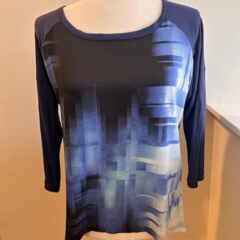 Calvin Klein geometric print blue top, size xtra small